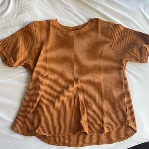 Uniqlo waffle knit mustard yellow/orange t-shirt